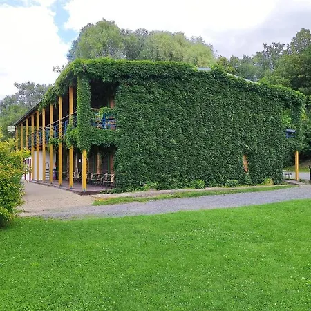 Lavka Park Skochovice ホテル *