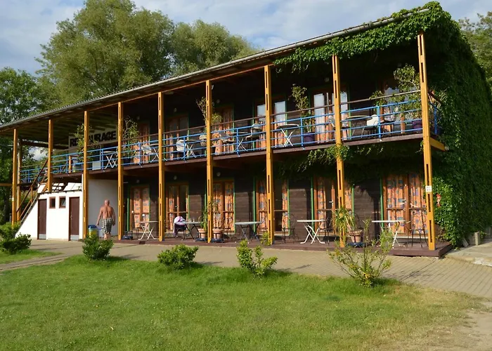 Hotel Lávka Park Skochovice *